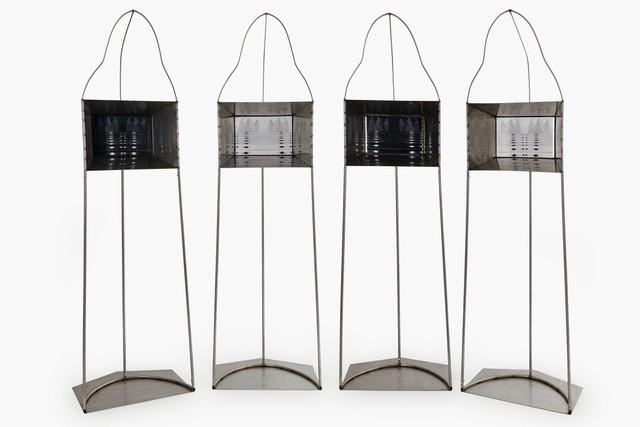 5. Ornella Rovera, Litanie, 2024, quattro strutture alte cm 180, tecnica fotoceramica e acciaio inox